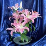 ユリの花を生ける